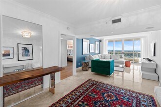 21055 Yacht Club Dr in Aventura, FL - Foto de edificio - Building Photo