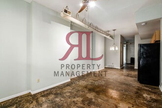 821 Oak St in Columbus, OH - Building Photo - Building Photo