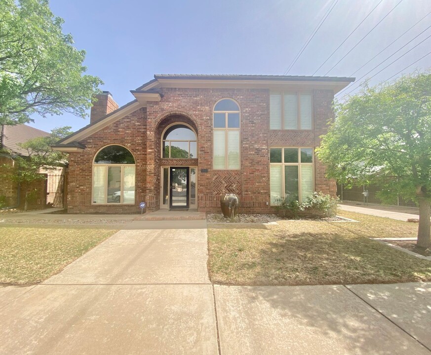 4711 84th St in Lubbock, TX - Foto de edificio