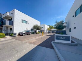 1645 E Cheery Lynn Rd, Unit 11 in Phoenix, AZ - Building Photo