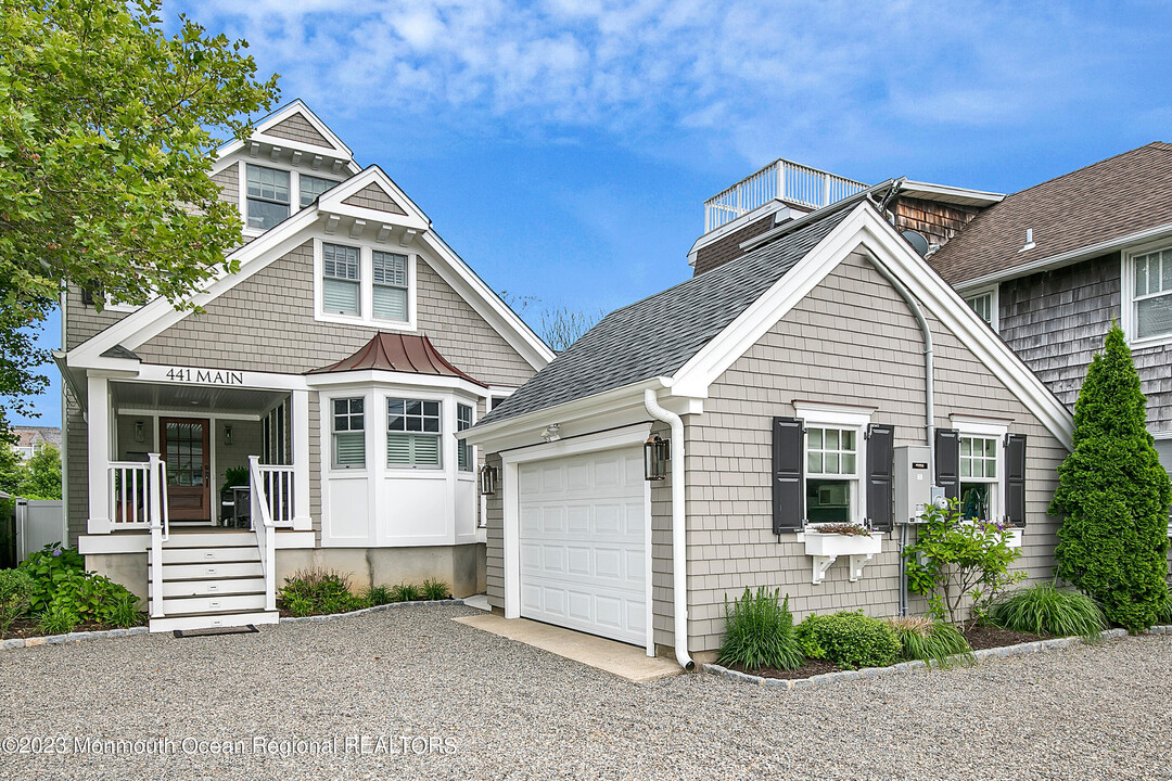 441 Main Ave in Bay Head, NJ - Building Photo