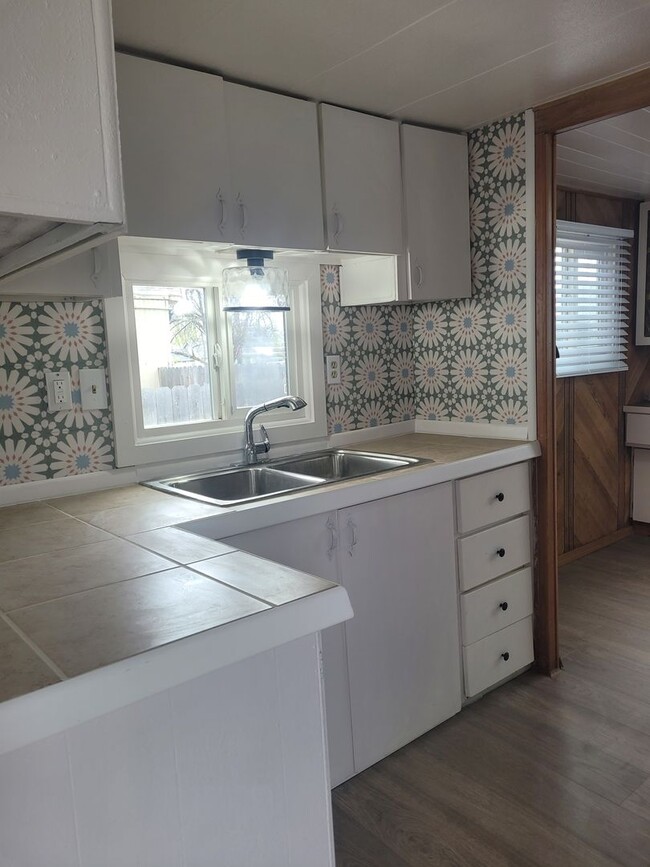 property at 1635 Summers Ln