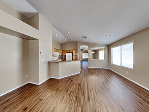 2037 N 107th Dr in Avondale, AZ - Foto de edificio - Building Photo