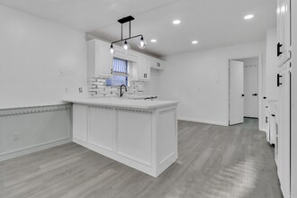 10405 Casa Linda in Oklahoma City, OK - Building Photo - Building Photo