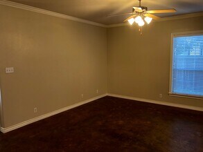 504 W N Loop Blvd in Austin, TX - Building Photo - Building Photo