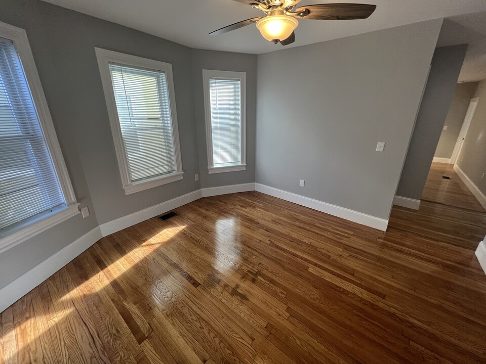 366 Highland Ave, Unit 1 in Somerville, MA - Building Photo