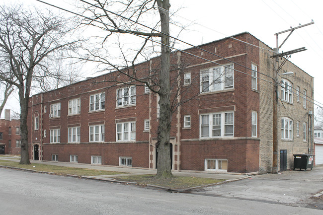 2800 E 81st St in Chicago, IL - Foto de edificio - Building Photo