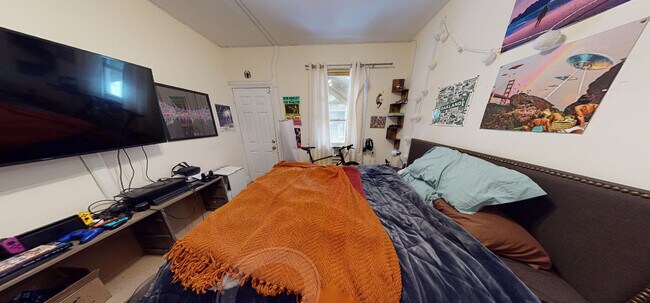 216 Freeman St, Unit 1 in Brookline, MA - Building Photo - Building Photo