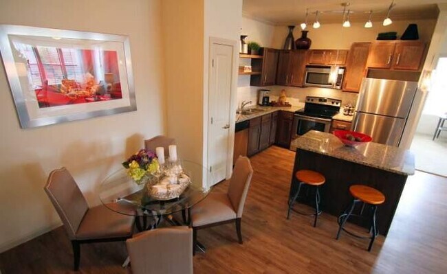 18325 Kingsland Blvd in Houston, TX - Building Photo - Building Photo