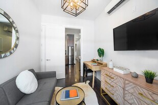 980 3rd Ave in New York, NY - Building Photo