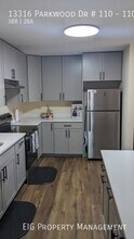 13316 Parkwood Dr-Unit -110 in Burnsville, MN - Building Photo - Building Photo