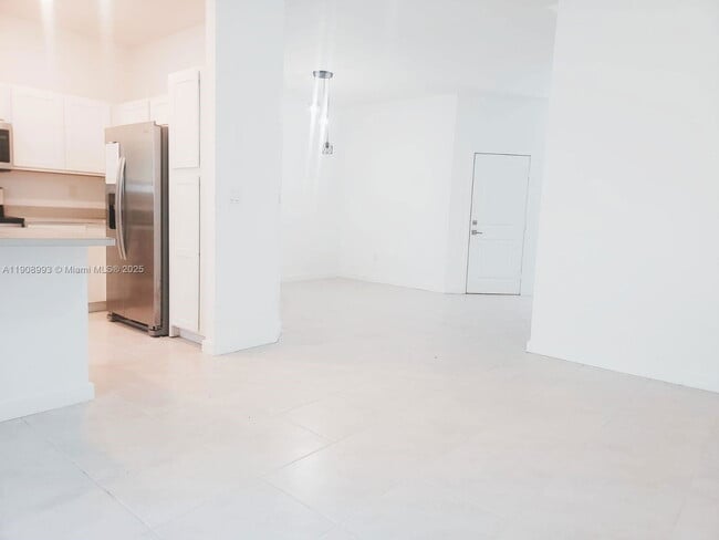 1363 NW 208th Terrace in Miami Gardens, FL - Building Photo - Building Photo