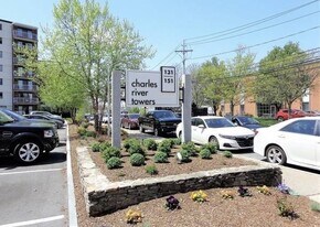 131 Coolidge Ave, Unit 112 in Watertown, MA - Building Photo