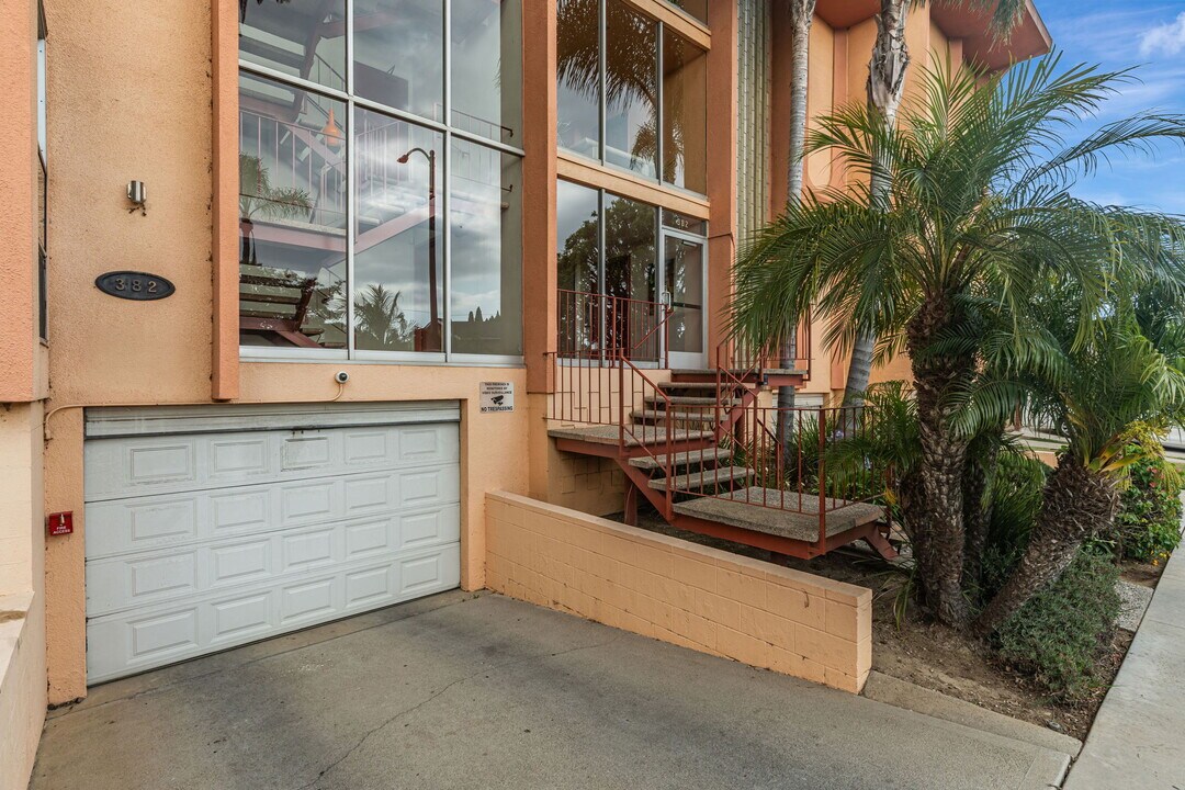 382 Coronado Ave, Unit 102 in Long Beach, CA - Building Photo