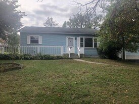 891 N 4th St in Newport, PA - Building Photo