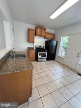 323 Collins Ave in Baltimore, MD - Building Photo - Building Photo