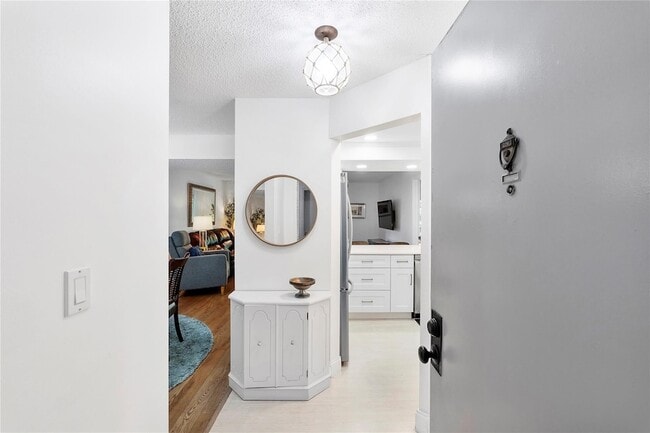 3909 N Ocean Blvd, Unit 206 in Fort Lauderdale, FL - Foto de edificio - Building Photo