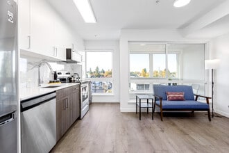 2551 Kingsway in Vancouver, BC - Building Photo - Building Photo
