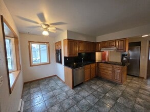 1800 Capital Ave NE in Battle Creek, MI - Building Photo - Building Photo