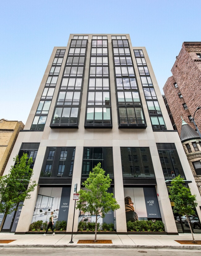property at 508 W Diversey Pkwy