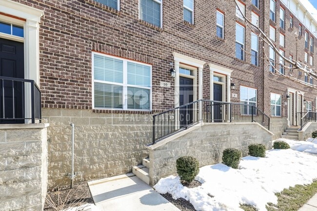 property at 10 N Center St