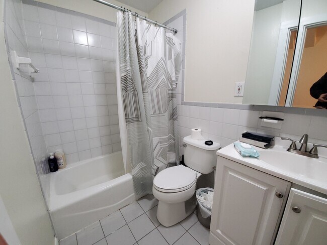 533 Newbury St, Unit 1 in Boston, MA - Foto de edificio - Building Photo