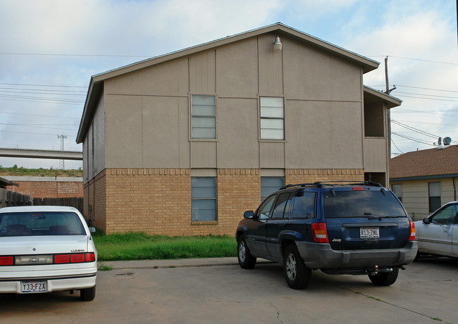 5706 Brownfield Dr in Lubbock, TX - Building Photo - Building Photo