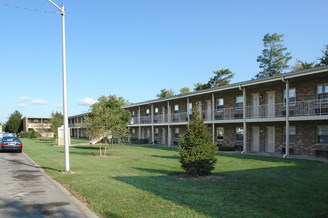 Imperial Studio Apartments in Lexington, KY - Building Photo - Building Photo