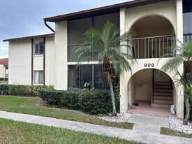 4969 Sable Pine Cir in West Palm Beach, FL - Building Photo