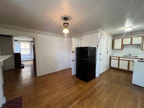 74 Otis St, Unit 2 in Cambridge, MA - Building Photo - Building Photo