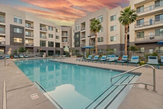 711 W Broadway Rd in Tempe, AZ - Building Photo - Building Photo