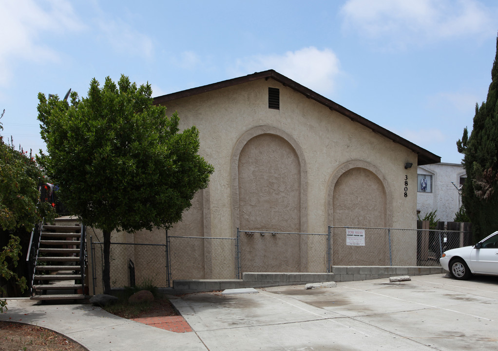 3808 Swift Ave in San Diego, CA - Foto de edificio