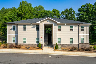 Sierra Vista in Cornelia, GA - Foto de edificio - Building Photo