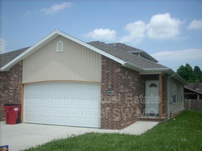 property at 616 S Rilynn