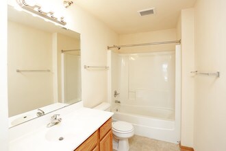 2706 Kent Ave in Ames, IA - Foto de edificio - Interior Photo