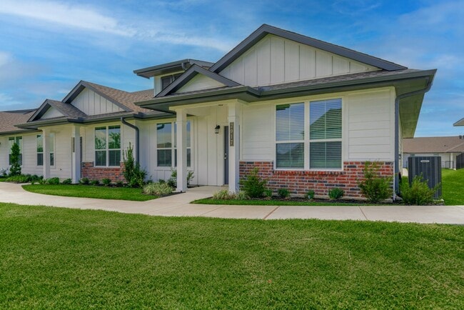 property at 2011 Vintage Farms Wy