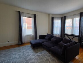 45 Temple St, Unit 1A in Somerville, MA - Building Photo - Building Photo