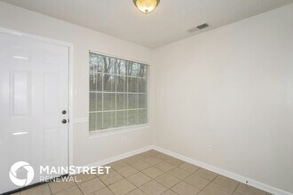 4696 Crestfield Rd in Millington, TN - Foto de edificio - Building Photo