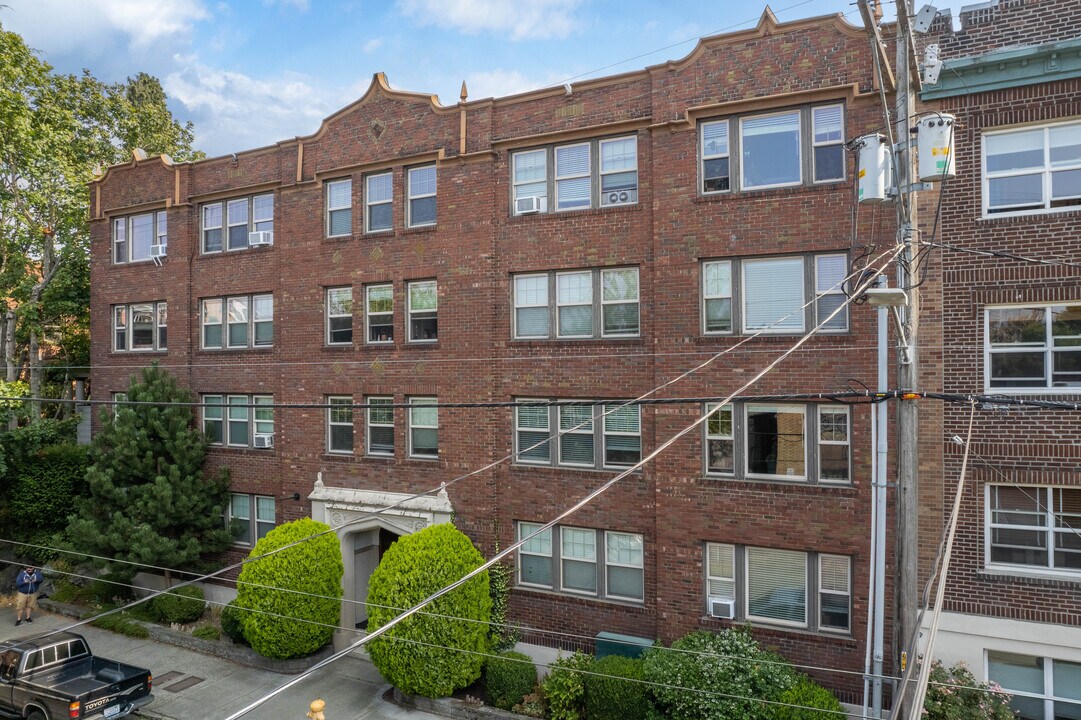214 Summit Ave E in Seattle, WA - Building Photo