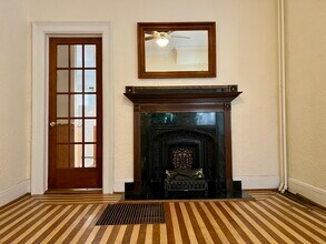 1539 N Jackson St, Unit #2  Rear in Milwaukee, WI - Foto de edificio - Building Photo