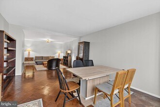 2700 Virginia Ave NW in Washington, DC - Building Photo - Building Photo