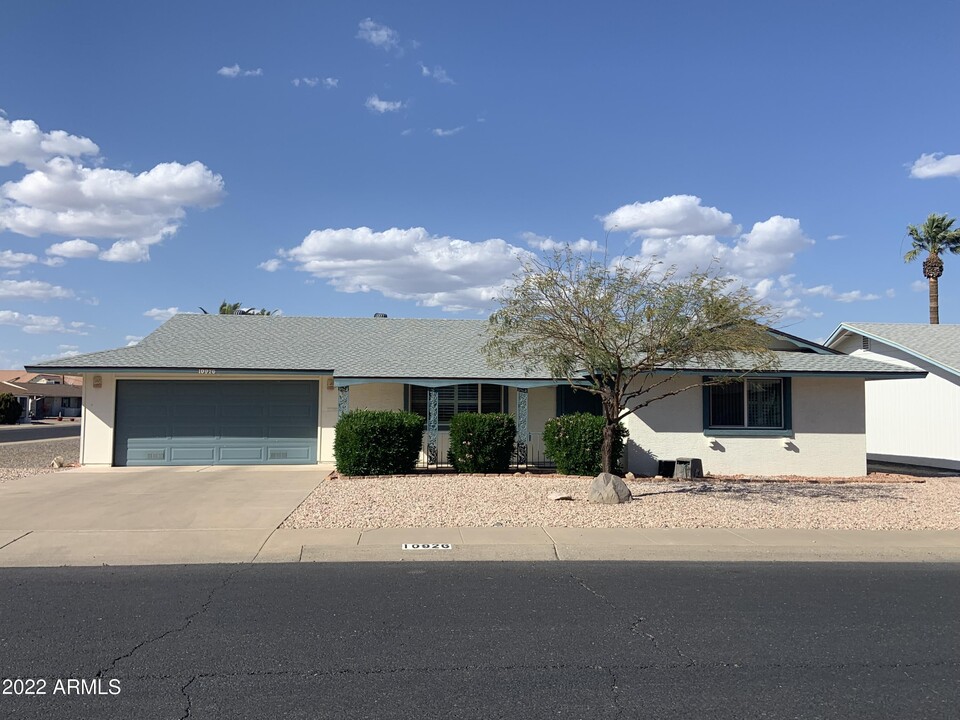 10926 W Greer Ave in Sun City, AZ - Building Photo