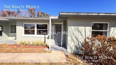 2271 Northland Rd in Mount Dora, FL - Building Photo - Building Photo