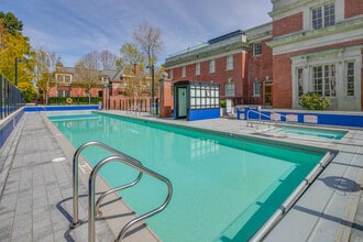 Shannon Mews in Vancouver, BC - Building Photo - Building Photo