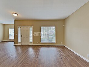 6977 Calderwood Dr in Antioch, TN - Foto de edificio - Building Photo