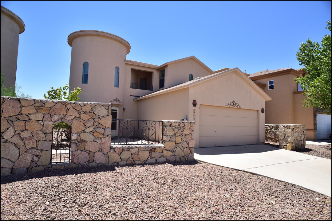 3277 Scarlet Point Dr in El Paso, TX - Building Photo