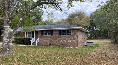 194 Clairmount Dr SE in Calhoun, GA - Building Photo - Building Photo