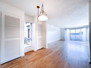 47 Dearborn Pl in Goleta, CA - Building Photo - Building Photo