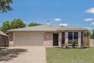 5904 Heatherglen Terrace in Fort Worth, TX - Building Photo
