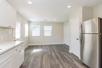 1911 Hamlin Valley Dr in Houston, TX - Building Photo - Building Photo